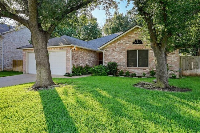 Building Photo - 1614 Paper Moon Dr