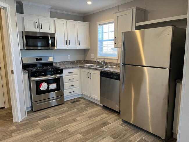 Building Photo - 6610 Lear Nagle Rd