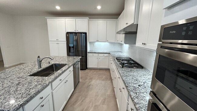 Building Photo - 345 La Flor Ct