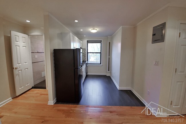Building Photo - 725 4th Avenue #F1R