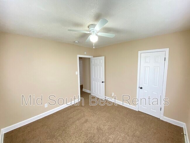 Foto del edificio - 3216 Hardin Ave