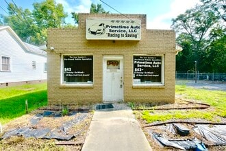 Building Photo - 839 W Richardson Ave