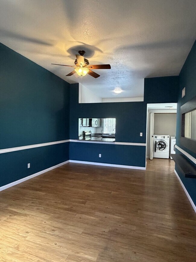 Foto del edificio - Charming 2 Bed, 2 Bath Townhome with Private Outdoor Spaces!