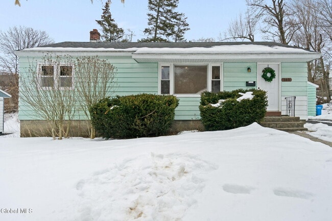 Building Photo - 165 S Pine Ave