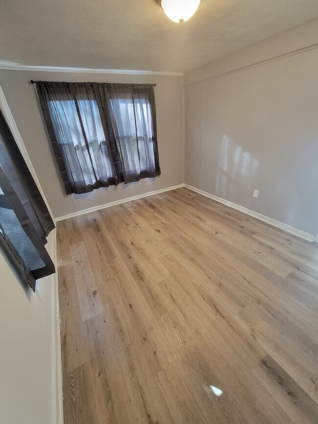 Foto del edificio - 513 W 7th Ave