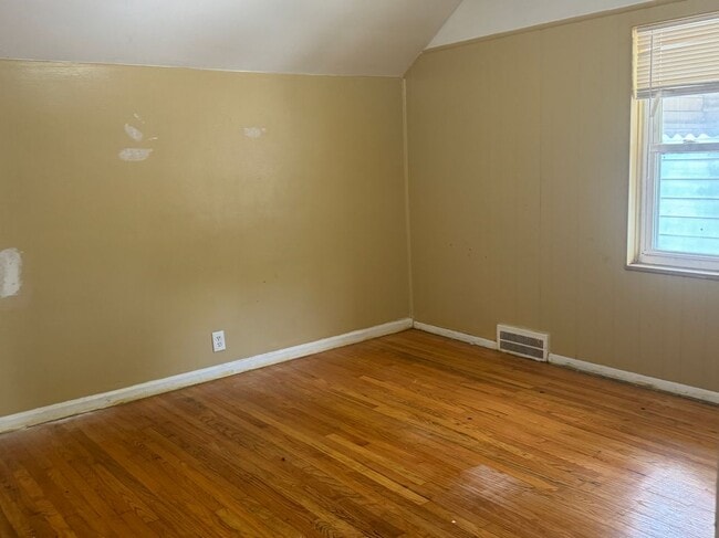 Foto del edificio - 15872 Fairmount Dr