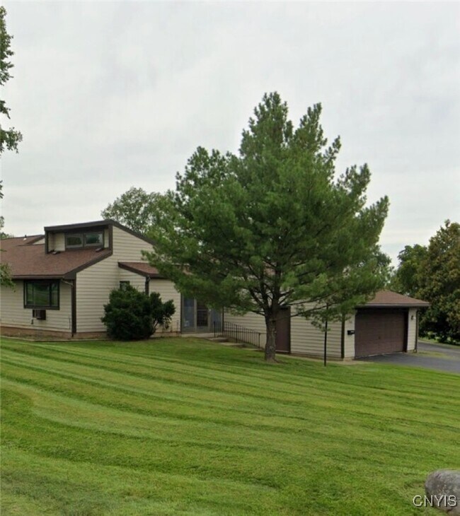 Foto del edificio - 746 Village Blvd S