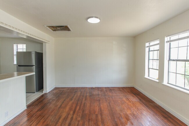 Foto del edificio - 1308 Mesquite St
