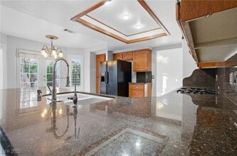 Building Photo - 2001 Madagascar Ln