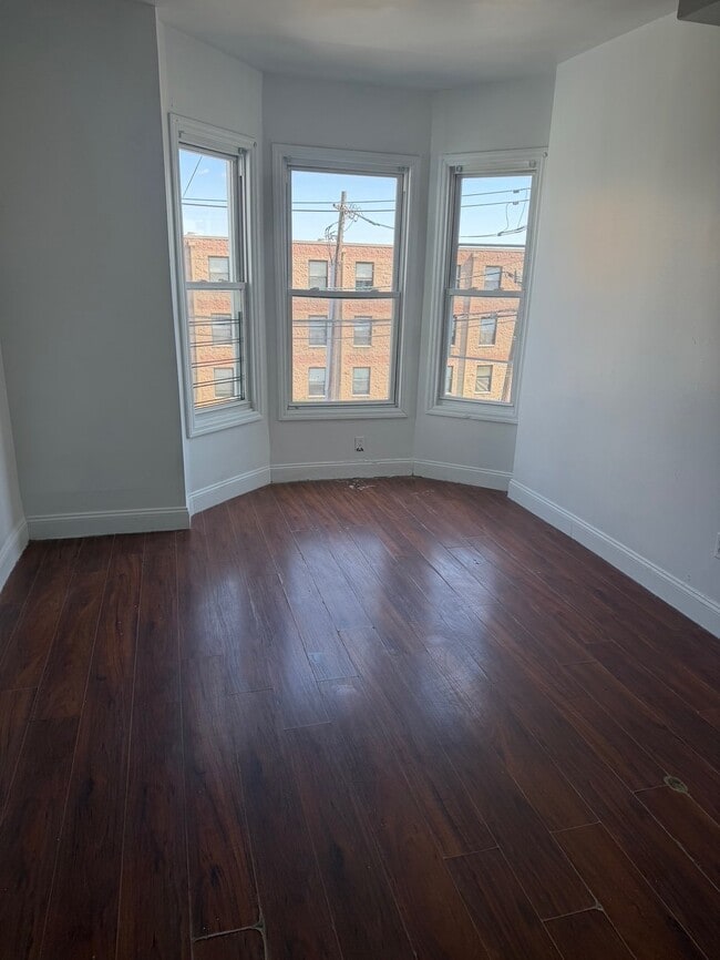Building Photo - 245 Littleton Ave