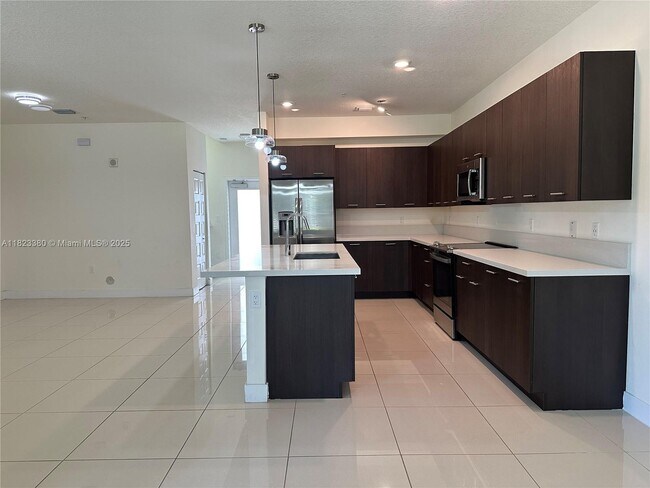 Foto del edificio - 4640 NW 84th Ave