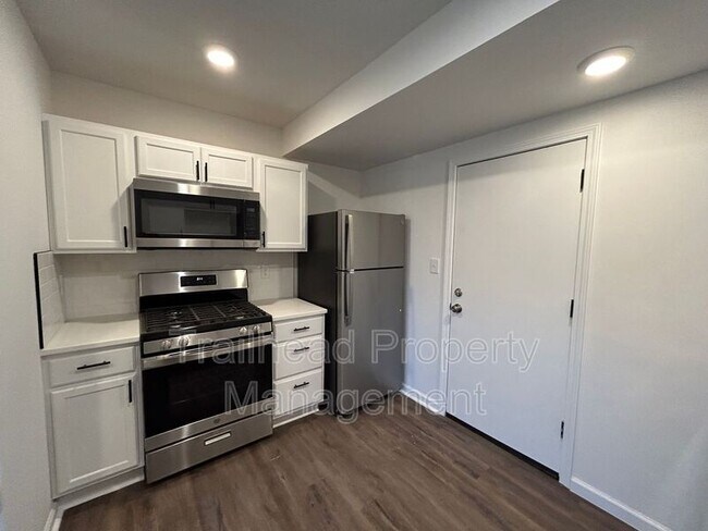 Building Photo - 6433 Brookside Rd