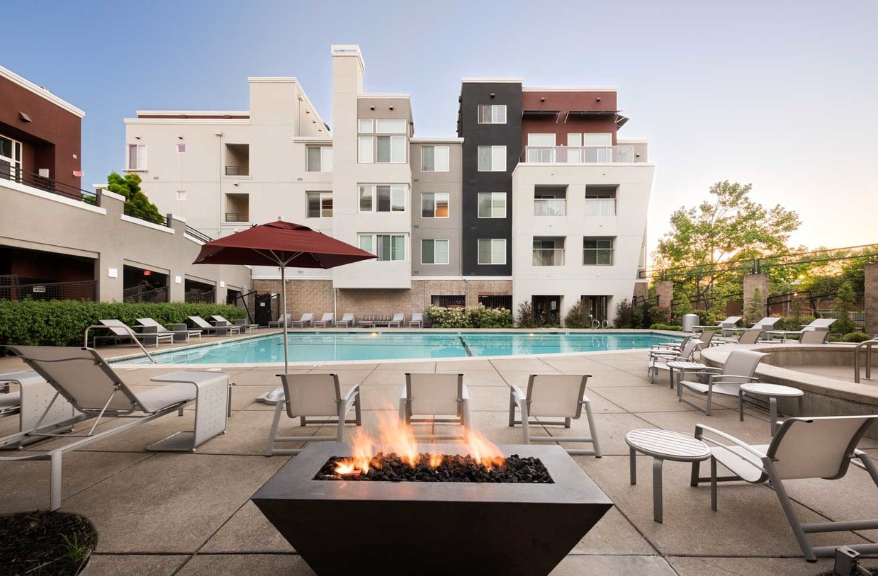 The Bridge at Emeryville Apartments Emeryville, CA