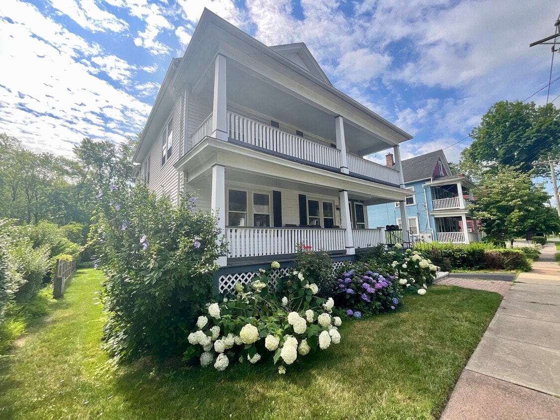 Primary Photo - 240 Broad St