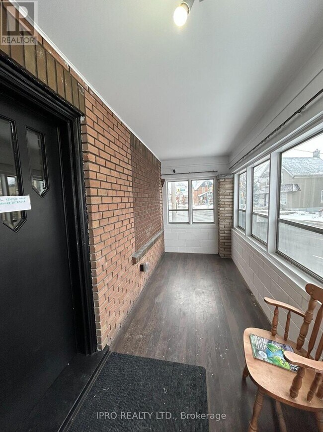 Photo du bâtiment - 152 Weber St E