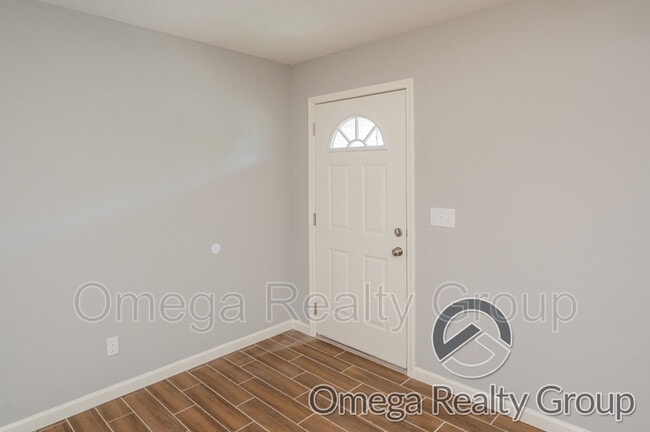 Building Photo - 1180 Aquarius Dr
