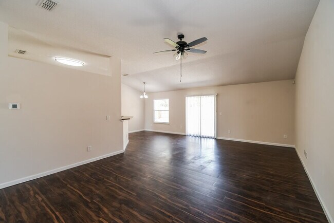Foto del edificio - 2828 Ravine Hill Dr