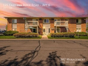 Building Photo - 125 E Van Riper Rd