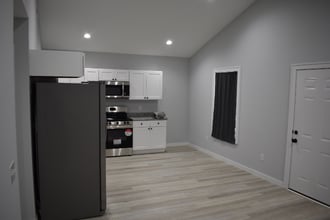 Building Photo - 1310 E Lauderdale St