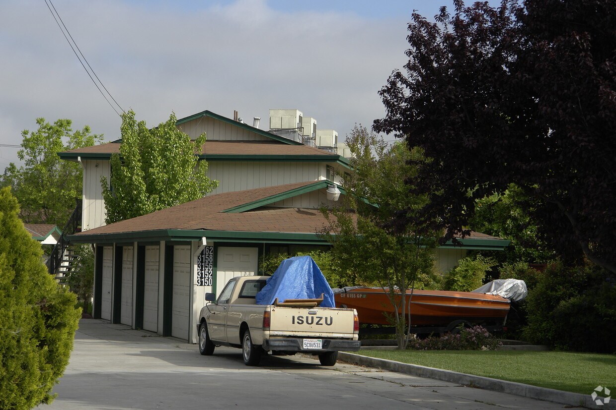 Building Photo - 3162 Gardella Plaza