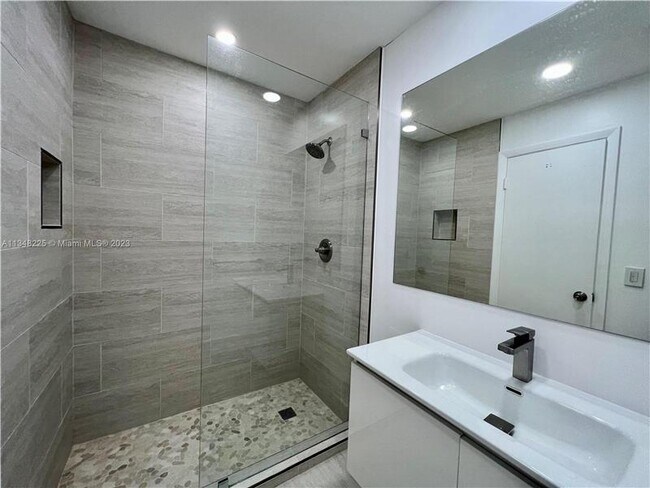 Foto del edificio - 499 SE 13th St