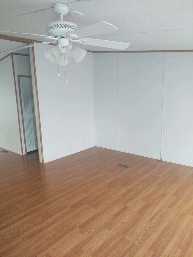 Building Photo - 100 Stonecutter Dr