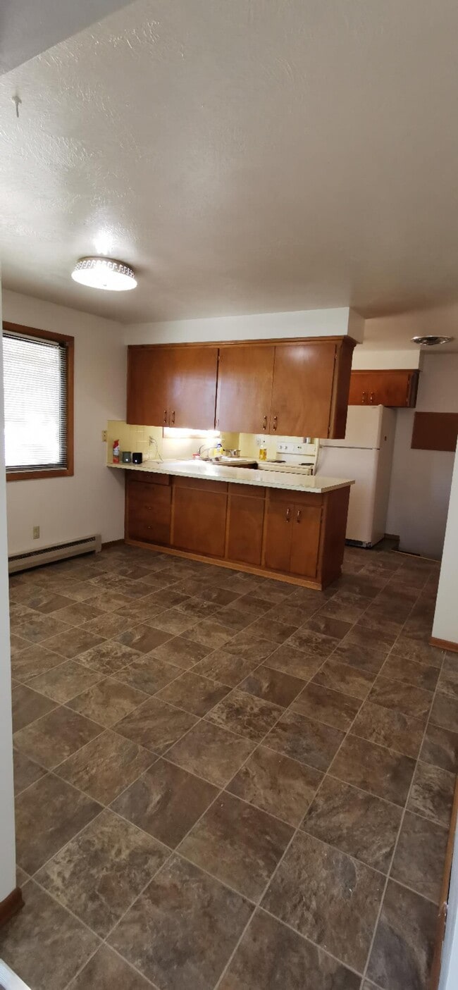 Kitchen & Dining - 1340 NW Kenny Dr