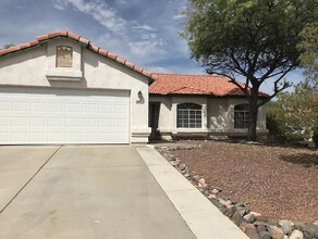 Building Photo - 9360 N Waxwing Ct