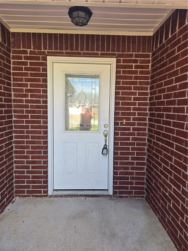 Building Photo - 1703 N Valor