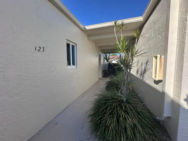 Foto del edificio - 2671 Boundbrook Blvd