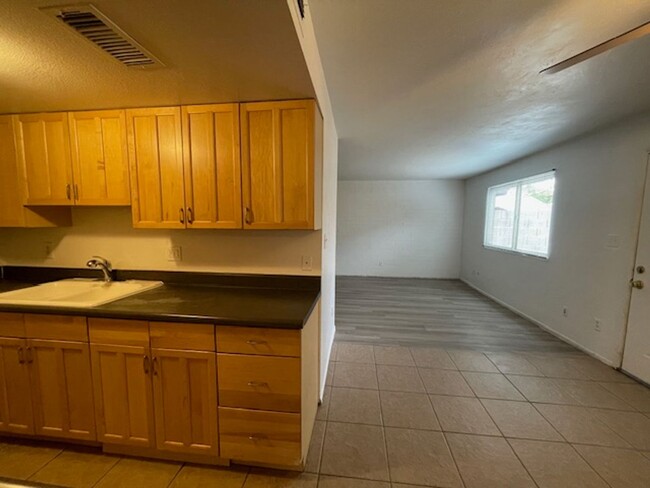 Foto del edificio - 2 bdrm 1.5 bath. South Scottsdale (McDowel...