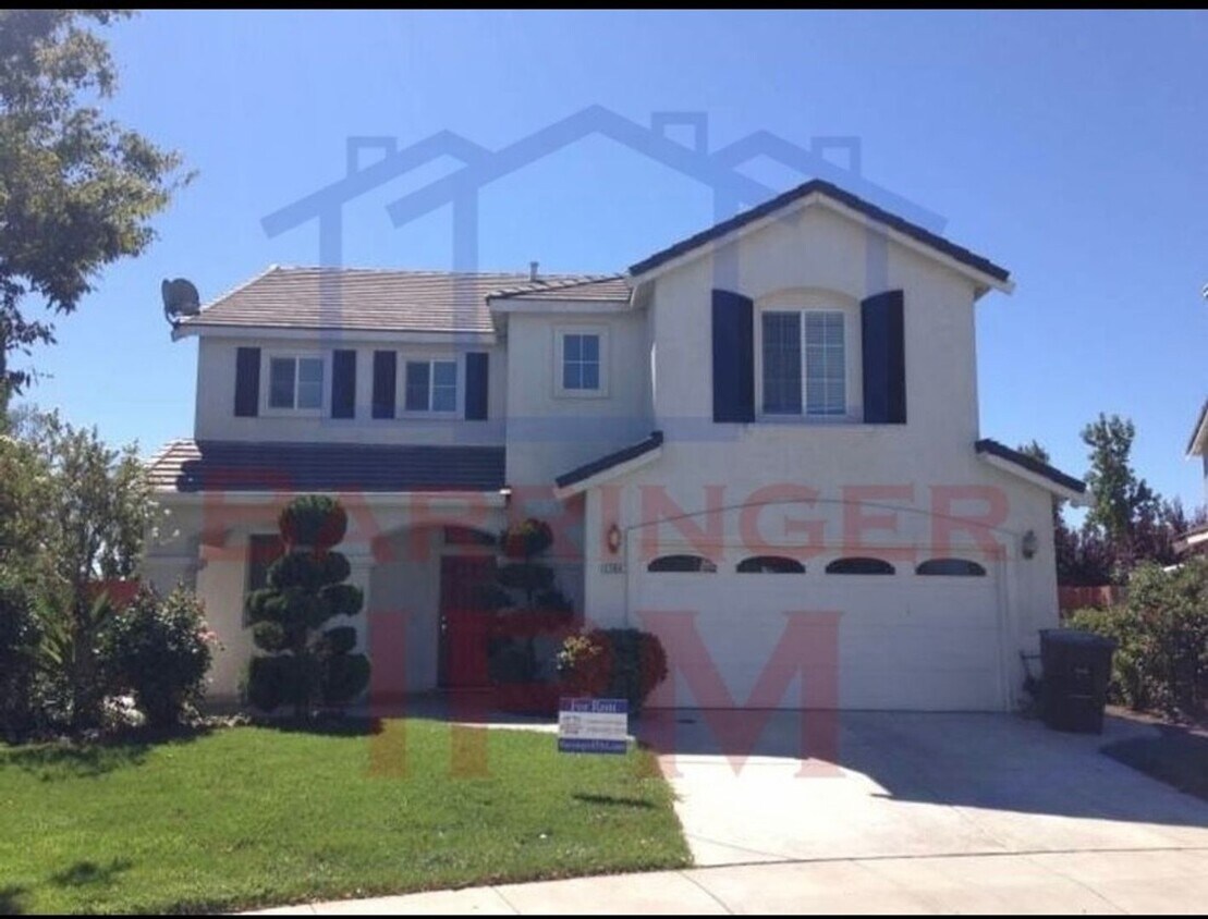 Foto principal - Close to freeway and shopping