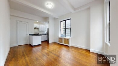 Building Photo - 140 E 46th St