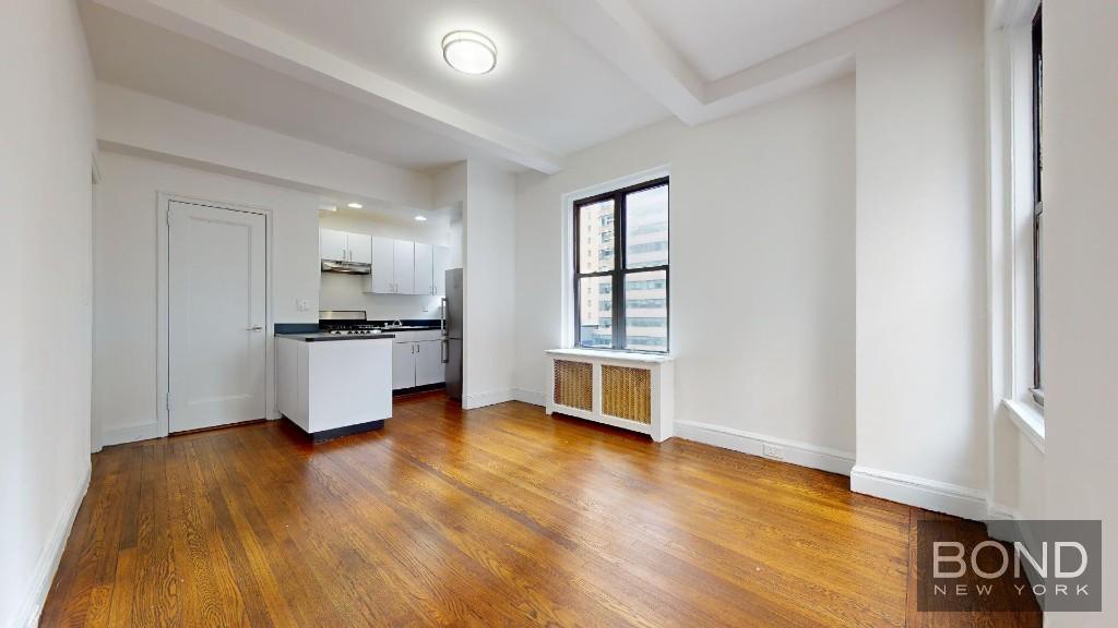 Primary Photo - 140 E 46th St