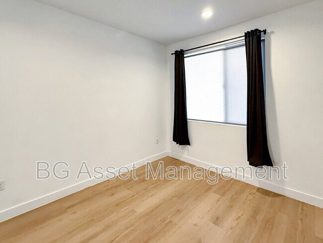 Foto del edificio - 3909 Wattling St