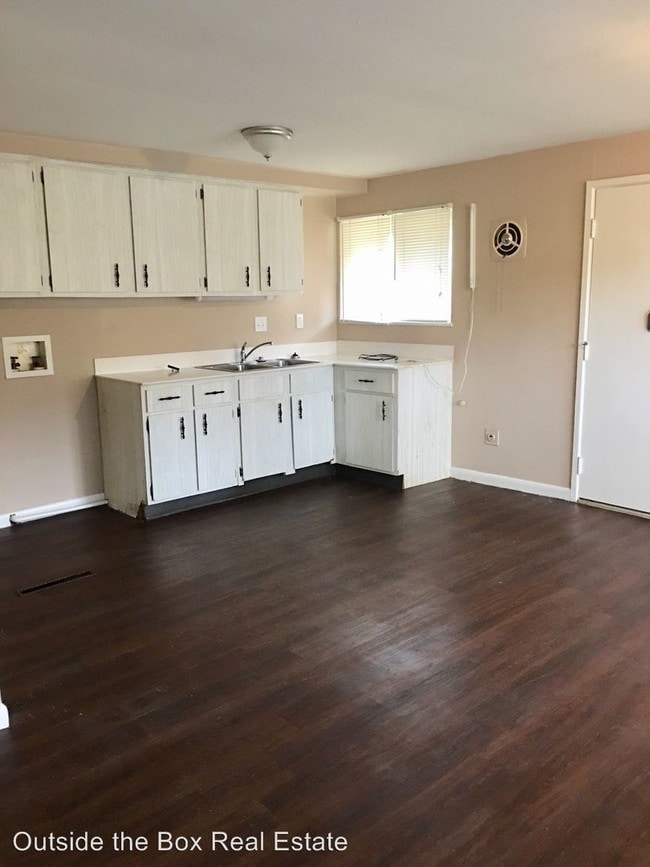 Building Photo - 3 br, 1 bath House - 3851 Tait Rd