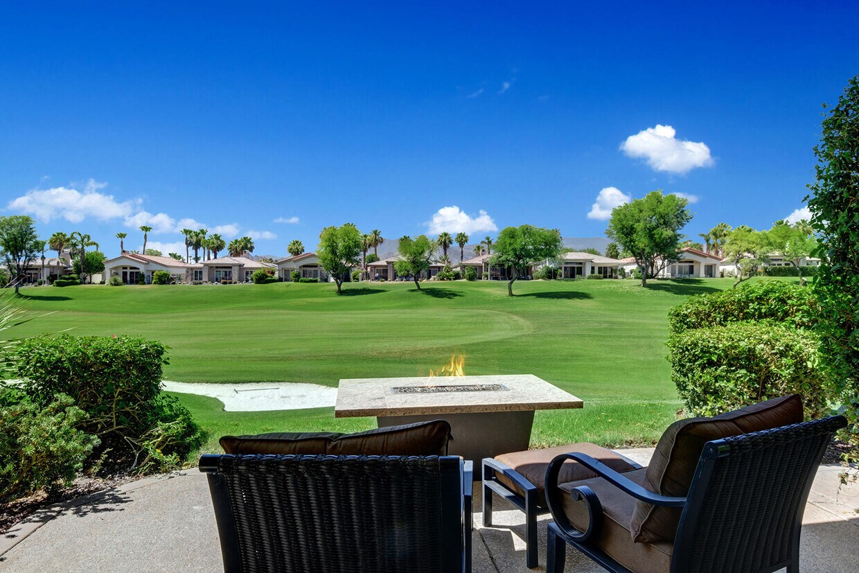 383 Desert Holly Dr, Palm Desert, CA 92211 Condo for Rent in Palm