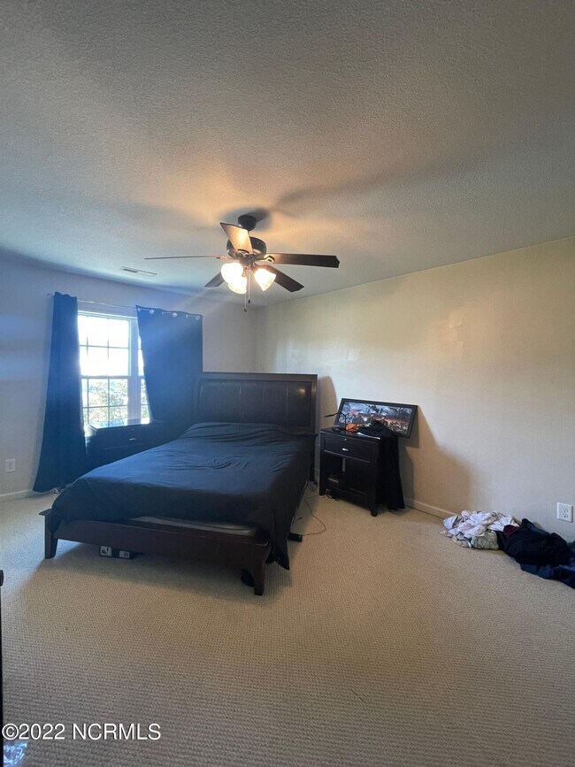 Foto del edificio - 303 Brittney Ct