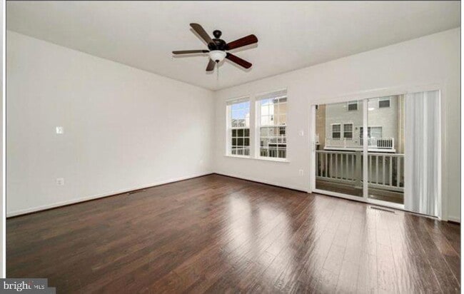 Foto del edificio - 12815 Sutherby Ln