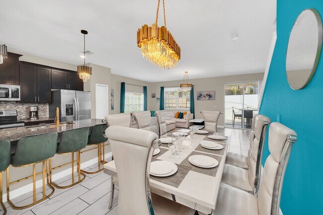 Building Photo - Pool Home in Davenport now available for r...