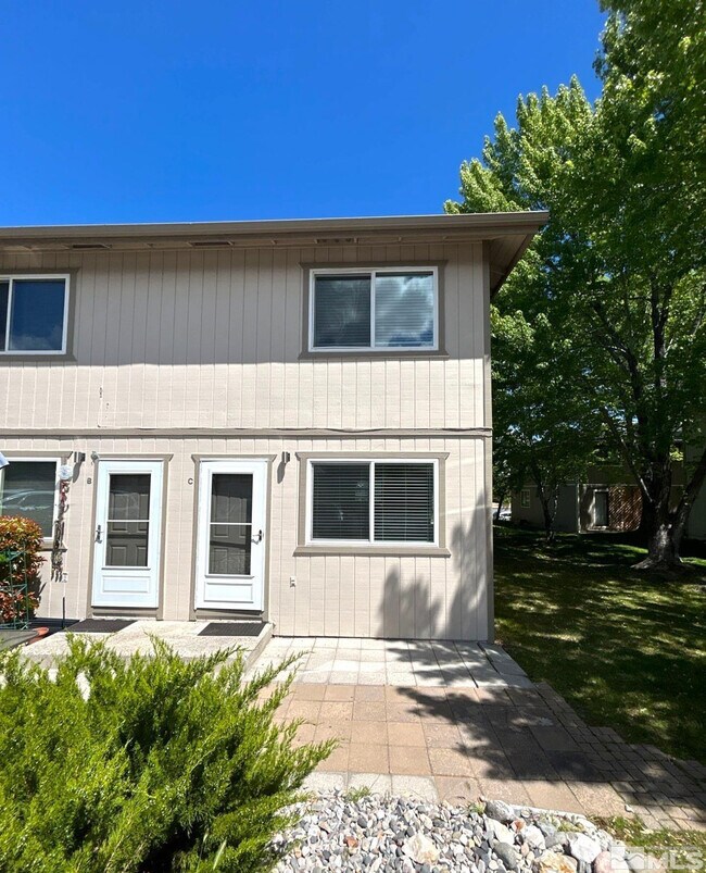Foto del edificio - 3673 Grant Dr