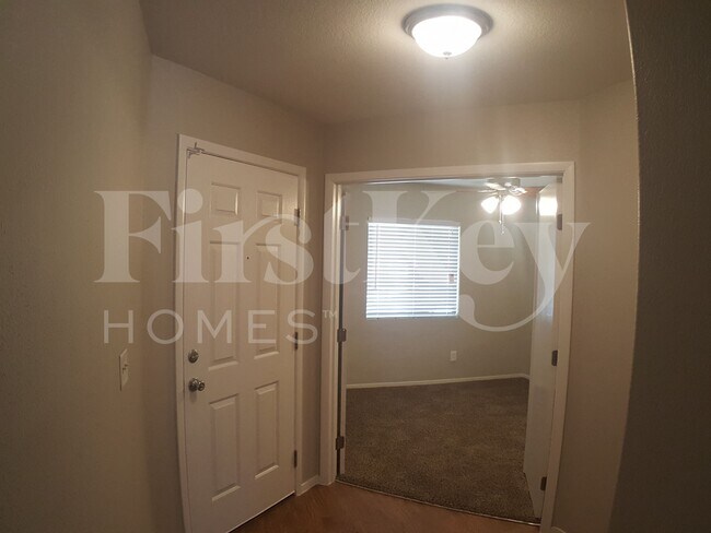 Foto del edificio - 4941 Drifting Pebble St