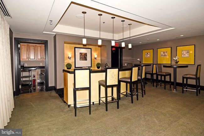 Foto del edificio - 7710 Woodmont Ave