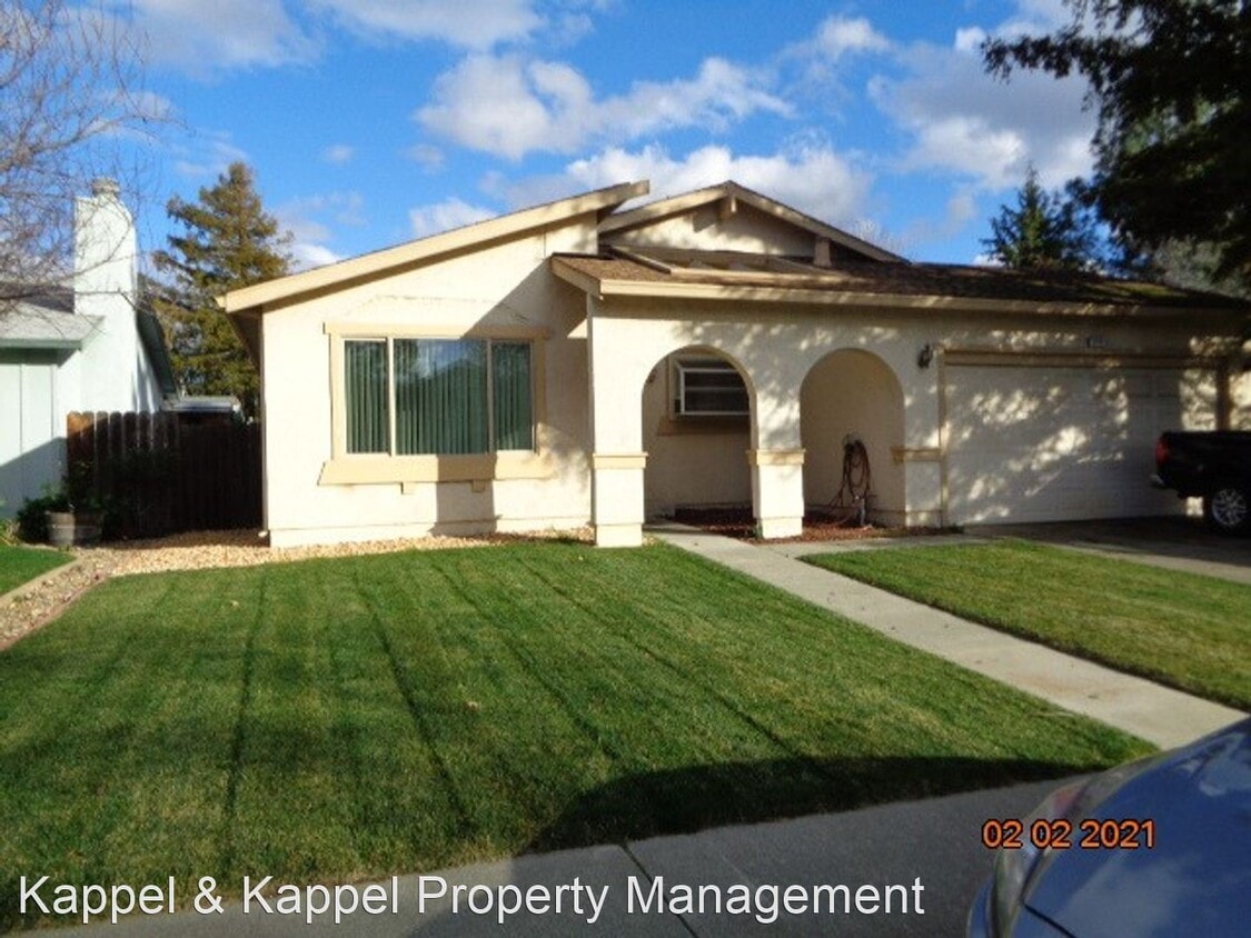 Primary Photo - 4 br, 2 bath House - 219 WARREN DR