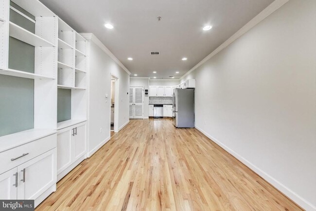 Foto del edificio - 430 Irving St NW