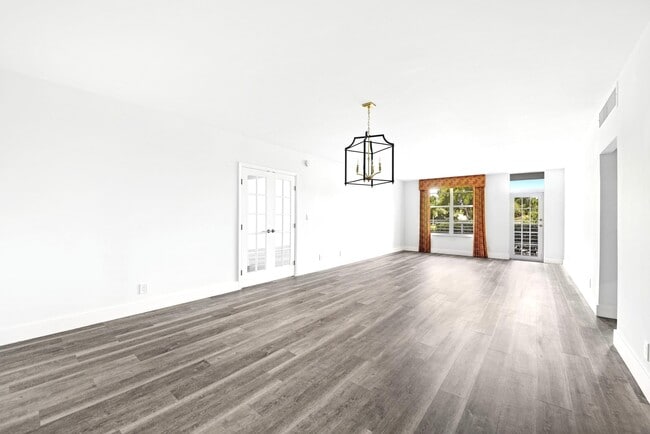 Building Photo - 2851 S Ocean Blvd