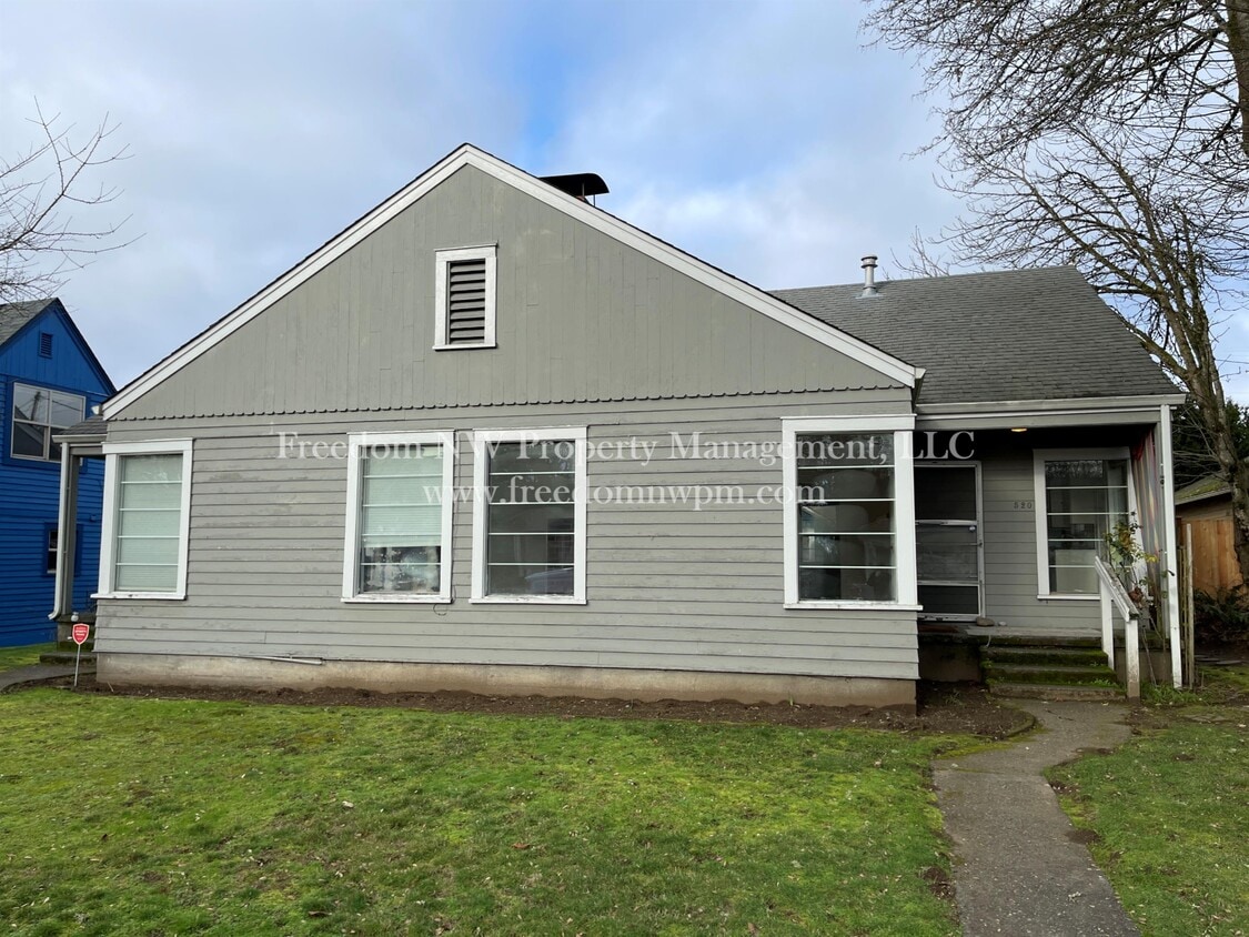 Primary Photo - 520 Bates St SE