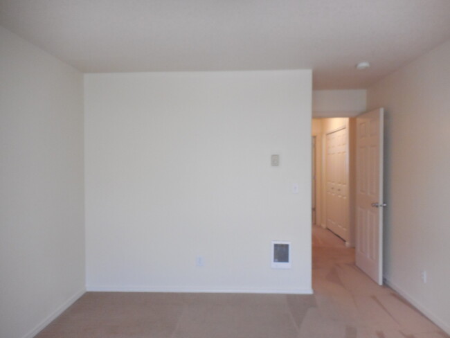 Foto del edificio - 2 Bedroom Townhouse ~ Close to Campus