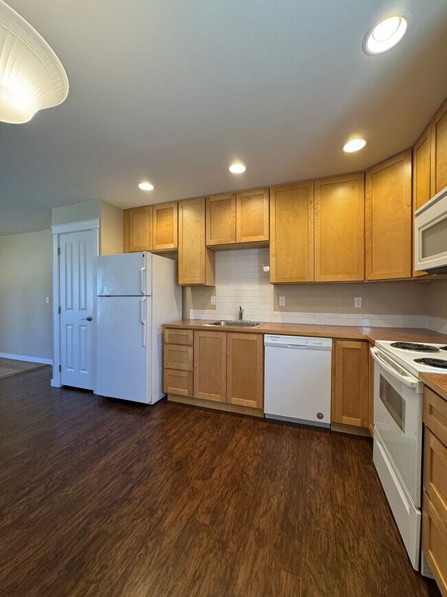 Building Photo - Cambridge Place I - 2239