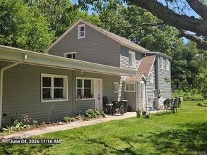Building Photo - 118 Oak Ave